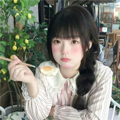 鬓边不是牡丹红